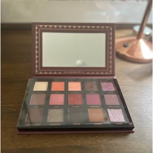 Ace eyeshadow palette